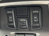 【両側パワースライドドア】スマートキーや運転席のスイッチで後席両側スライドドアの開閉が可能♪電動だから力を入れてドアを開ける必要が無く、小さなお子様でも簡単に開け閉めでき快適です♪