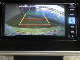 バックカメラが付いているので後方確認が非常にしやすいです。今や運転初心者も熟練者も必須装備!ついていて損はないですね♪