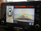 パノラミックビューモニター付きです。車両を上から見たような映像をディスプレイオーディオ画面に表示。運転席からの目視だけでは見にくい、車両周辺の状況をリアルタイムでしっかり確認できます。