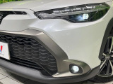 【LEDヘッドライト】悪天候や夜間走行時も良好な視界を確保し安心して運転できる高輝度LEDヘッドライトを装備!点灯速度が早く、消費電力も抑えられています。