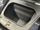 フロントラゲッジスペース(車載工具/タイヤパンク修理キット付)
