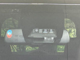 【トヨタセーフティセンス】走行中に前方の車両等を認識し、衝突しそうな時は警報とブレーキで衝突回避と被害軽減をアシスト。より安全にドライブをお楽しみいただけます。