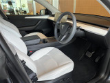 モデルY ロングレンジ 4WD 本革シート