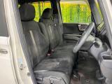 運転席シート廻りは使用感も少なく、良好な状態となっています。前オーナー様が丁寧に使っていたことがよくわかりますね。