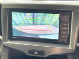 【バックカメラ】駐車時に後方がリアルタイム映像で確認できます。大型商業施設や立体駐車場での駐車時や、夜間のバック時に大活躍!運転スキルに関わらず、今や必須となった装備のひとつです!