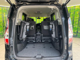 普段のお買い物や通勤、送迎等に十分な荷室スペースを確保しております。セカンドシートを倒すと、大きな荷物の積載も可能です♪