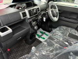 フロアマットも綺麗にクリーニングして納車しております!