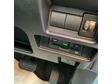 【ETC車載器】スマートインETC搭載!サンバイザーの上に隠れていますので、見た目もすっきりです!抜き忘れに注意してね♪料金所での手間を解消します。通行券を取る際幅寄せに気を使う必要もありません。
