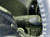 【オートライト車外の明るさに応じて自動的にライトの点灯・消灯をしてくれます】