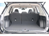 車体構造の見直しや、新型パワーリヤゲートの採用により、荷室幅および荷室開口部を拡大。サイズの大きな荷物の出し入れがしやすくなっております。