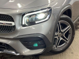 ●LEDヘッドライト:夜間走行時も良好な視界を確保し安心して運転できる高輝度LEDヘッドライトを装備!点灯速度が早く、消費電力も抑えられています。