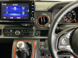 停車中にブレーキペダルを踏み続けなくてもブレーキ保持ができるオートマチックブレーキホールド機能もついております。