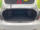 積み下ろしのしやすいデッキにはたっぷりと荷物を積み込んでいただけます。遊びから仕事まで、様々なシーンで頼れます♪