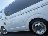 自社認証工場を完備しておりますので、納車前の車検・整備や、アフターメンテナスもばっちりですので、安心して当社にお任せ下さい。また、当社にて車輌ご成約のお客様はオイル交換永久無料のサービス付きです!また