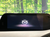 【メーカー純正8.8インチナビ】インテリアに溶け込むスタイリッシュな「専用設計」メーカーナビを装備♪視認性や操作性など基本性能にも優れ、より上質なカーライフをお楽しみいただけます。