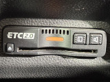【ETC2.0(DSRC)】ETCカードを挿入すれば料金所はノンストップで通過できます。ETC限定の割引や、高速道路の情報提供サービスを利用できます。