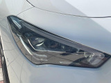 ●LEDヘッドライト:夜間走行時も良好な視界を確保し安心して運転できる高輝度LEDヘッドライトを装備!点灯速度が早く、消費電力も抑えられています。