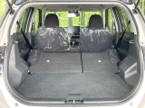 後席を格納すると、これだけの広さが!シーンに合わせたシートアレンジで、大きな荷物も積むことが出来ます♪