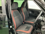 フィット感のあるシート。しっかりと支えてくれるので、長時間の運転を快適にサポートしてくれます。