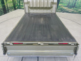 積み下ろしのしやすいデッキにはたっぷりと荷物を積み込んでいただけます。遊びから仕事まで、様々なシーンで頼れます♪