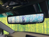 【デジタルインナーミラー】後席の大きな荷物や同乗者で後方が確認しづらい時でも安心!カメラが撮影した車両後方の映像をルームミラー内に表示。クリアな視界で状況の確認が可能です!