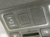 【パワースライドドア】スマートキーや運転席のスイッチでスライドドアの開閉が可能♪電動だから力を入れてドアを開ける必要が無く、小さいお子様でも、重い荷物を持っている時もラクに開け閉めできます♪