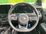 【純正革巻きステアリング】上質な革を使用することで、手にしっかり馴染みとても運転しやすいハンドルです♪
