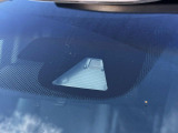 【ホンダセンシング】走行中に前方の車両等を認識し、衝突しそうな時は警報とブレーキで衝突回避と被害軽減をアシスト。より安全にドライブをお楽しみいただけます。