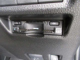 【ETC2.0車載器】は高速道路上に設置されたITSスポットと双方向通信を行い、ETC機能に加え安全運転をサポートする交通情報を提供してくれます