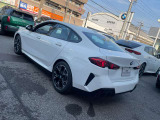ご納車前には、BMWを熟知したメカニックによる100項目の点検・整備を行います。不具合箇所、交換時期に達している部品に関しましては、全て当社負担で交換してからのご納車となります。