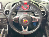 【純正革巻きステアリング】上質な革を使用することで、手にしっかり馴染みとても運転しやすいハンドルです♪