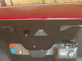 【i-ACTIVESENSE】走行中に前方の車両等を認識し、衝突しそうな時は警報とブレーキで衝突回避と被害軽減をアシスト。より安全にドライブをお楽しみいただけます。
