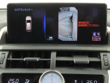 純正ナビ付です。もちろん車両後方を表示するバックガイドモニターが付いていて車庫入れ安心!