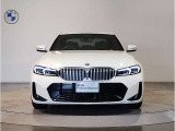 【キドニーグリル】BMWは約90年もの間、ほぼ全ての車両にひと目でBMWだと分かるこの特徴的なフロントグリルが備えられ、デザイン・アイコンとして親しまれてきました。