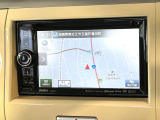 【ナビゲーション】目的地までしっかり案内してくれる使いやすいナビ。Bluetooth接続すればお持ちのスマホやMP3プレイヤーの音楽を再生可能!毎日の運転がさらに楽しくなります!!