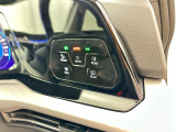 タッチコントロール。ライト機能やアシストシステムなどのスイッチを、指先で触れることによりスムーズに操作できます。