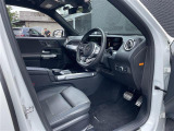 GLB GLB200d 4マチック AMGライン 4WD 本革シート