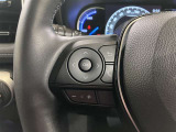 ステアリング左側のスイッチになります。ハンズフリーや音量等の操作が手元でできますので運転の妨げにならないので安心して運転できます。