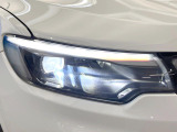 ●LEDヘッドライト:夜間走行時も良好な視界を確保し安心して運転できる高輝度LEDヘッドライトを装備!点灯速度が早く、消費電力も抑えられています。
