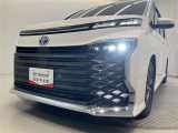 LEDヘッドライトです。デザイン性がよくとても明るいので、夜間の走行や悪天候でも安心です。しかも長寿命!