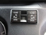運転席からボタン一つで開閉できるパワースライドドアが付いています。安心の挟み込み防止装置付です。