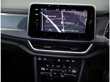 VW純正インフォティメントシステム「DiscoverPro」大変使いやすいタッチパネル型ナビゲーションでETC2.0とエンブレム内蔵バックカメラが付いています。