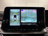 アラウンドビューモニターは真上から見下ろした様に車の周囲を表示することで、駐車時の安全性と利便性を高めます。