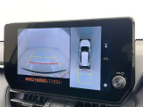 後方の見える安心をお届けするバックガイドモニター付:バックするときのアシストラインもあって楽々バック!車庫入れや縦列駐車をサポートし、苦手な駐車も安心です!今やもう手放せない装備ですネ♪