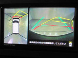 パノラミックビューモニター付きです。車両を上から見たような映像をディスプレイオーディオ画面に表示。運転席からの目視だけでは見にくい、車両周辺の状況をリアルタイムでしっかり確認できます。