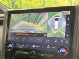 【パノラミックビューモニター】専用のカメラにより、上から見下ろしたような視点で360度クルマの周囲を確認することができます☆死角部分も確認しやすく、狭い場所での切り返しや駐車もスムーズに行えます。