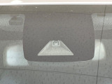 【トヨタセーフティセンス】走行中に前方の車両等を認識し、衝突しそうな時は警報とブレーキで衝突回避と被害軽減をアシスト。より安全にドライブをお楽しみいただけます。