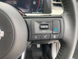 「プロパイロット」は、高速道路等の自動車専用道路の単一車線での運転支援技術です。アクセル、ブレーキ、ステアリングをクルマがアシスト。ドライバーの負担を軽減します。