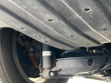 お車を安心してお乗りいただく為には、足回りの定期点検が欠かせません。サービスサポート(有償保証)では無料点検もご提供しており、安心のカーライフをお過ごしいただけるサポート体制が整っています。