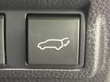 【パワーバックドア】スマートキーや運転席のボタンを押すだけでリアゲートが自動で開閉します!荷物を持っている時や、高い位置にあるバックドアを閉める際に便利な機能です♪